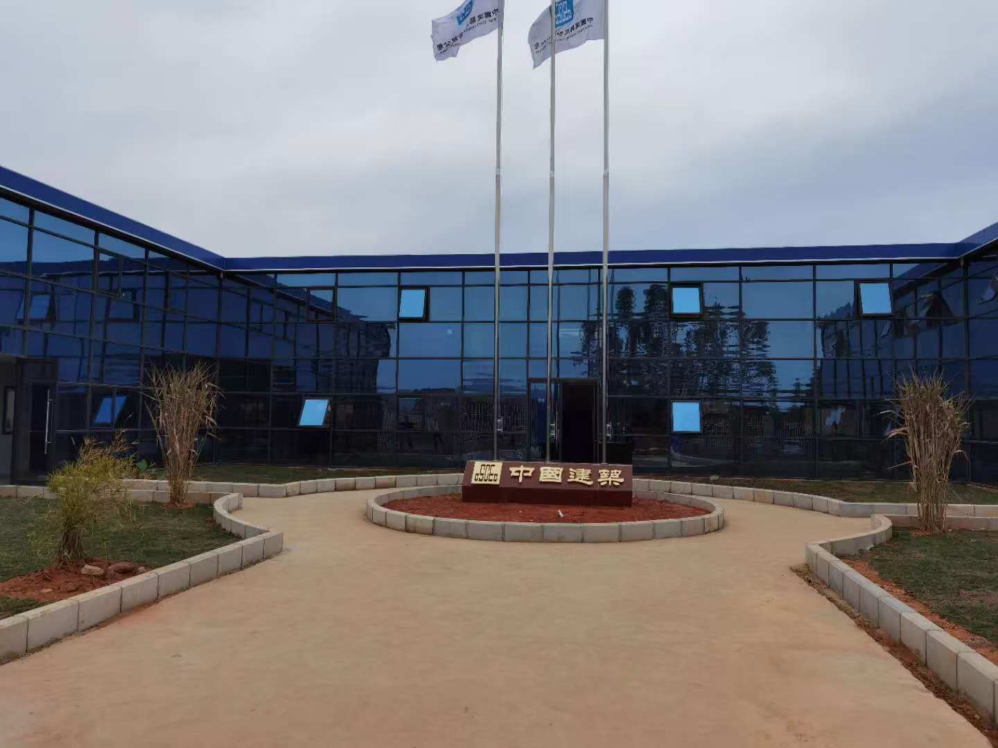 全玻璃外景打包箱